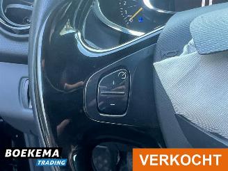 Renault Clio 0.9 TCe Expression Navi Cruise Airco picture 24