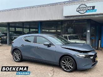 Damaged car Mazda 3 2.0 e-SkyActiv-G M Hybrid Virtual Keyless Bose Navi 2019/6