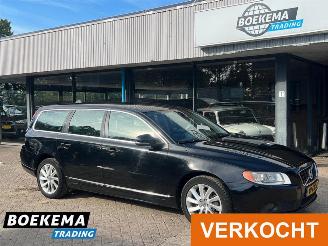 krockskadad bil auto Volvo V-70 2.0 D3 Limited Aut Navi Cruise Trekhaak PDC 2012/4