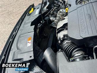 Ford Focus Wagon 1.5 TDCI Titanium Navigatie Climate Cruise PDC Trekh. picture 14