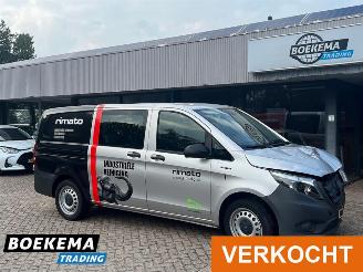 krockskadad bil bedrijf Mercedes eVito eVito Lang 66 kWh 5-Pers Navi Airco stoelverw. 2022/7