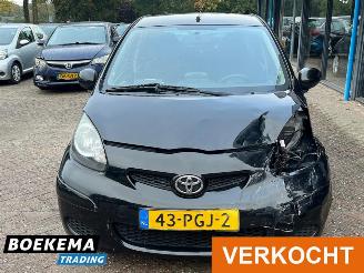 Toyota Aygo 1.0-12V Navigator Automaat Airco 5-Deurs picture 5