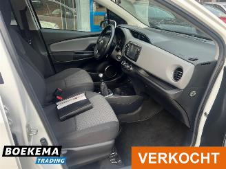 Toyota Yaris 1.3 VVT-i Navigatie Cruise Airco Camera Trekh. picture 20