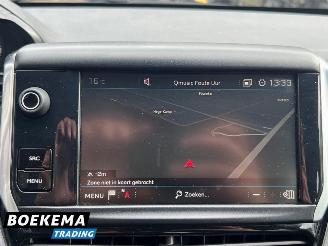 Peugeot 2008 1.2 PureTech Automaat Navi Cruise PDC picture 23