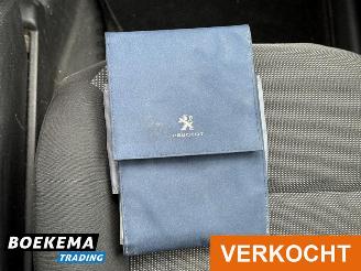 Peugeot Partner 120 1.6 BlueHDi Premium Navigatie Cruise PDC Airco Schuifdeur picture 27