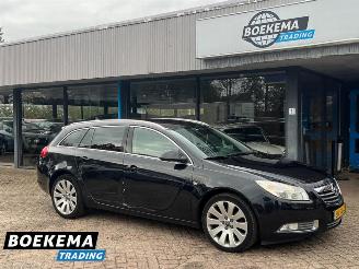 damaged passenger cars Opel Insignia 2.0 T Sport 4x4 250PK Aut Navi Climate Stoelver. 2011/10