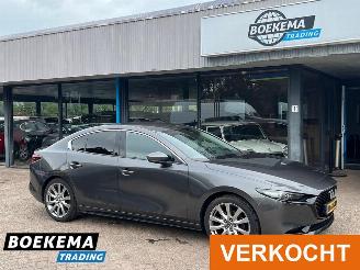 damaged passenger cars Mazda 3 2.0 e-SkyActiv-G M Hybrid 122 Bose Leer Stuur/Stoelverw Navigatie Camera 2020/5