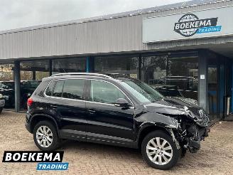 Unfallwagen Volkswagen Tiguan 2.0 TDI Comfort&Design Pano Stoelverw. Cruise Climate PDC Trekh. 2011/3
