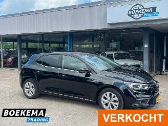 Schadeauto Renault Mégane 1.3 TCe 140PK Limited LED Keyless Navigatie Climate Cruise 2018/7