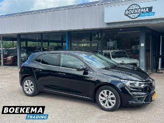 Schadeauto Renault Mégane 1.3 TCe 140PK Limited LED Keyless Navigatie Climate Cruise 2018/7