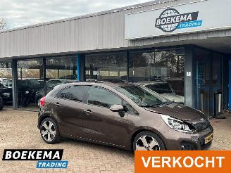 Auto incidentate Kia Rio 1.4 CVVT 110PK Super Pack Leer Open-Dak Navigatie Stoelverw 2013/4