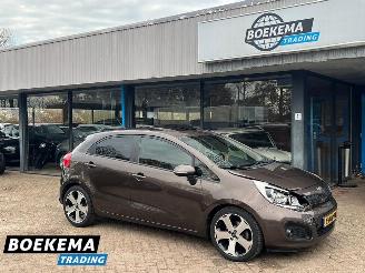 skadebil auto Kia Rio 1.4 CVVT 110PK Super Pack Leer Open-Dak Navigatie Stoelverw 2013/4