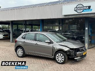 damaged passenger cars Volkswagen Polo 1.0 Airco Cruise Carplay Comfortline 2020/10