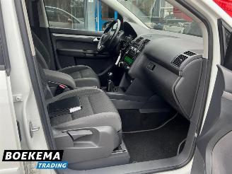 Volkswagen Touran 1.6 TDI Grijs kenteken Climate Cruise Trekh. PDC picture 19