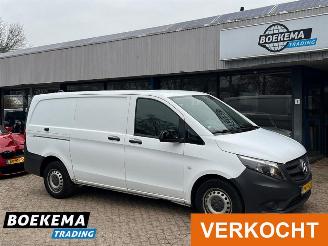 krockskadad bil bedrijf Mercedes Vito 111 CDI Lang 3-Persoons Navi Airco Cruise 2019/7