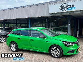 Schadeauto Renault Mégane Estate 1.3 TCe Zen LED Climate Cruise Navi PDC 2020/9