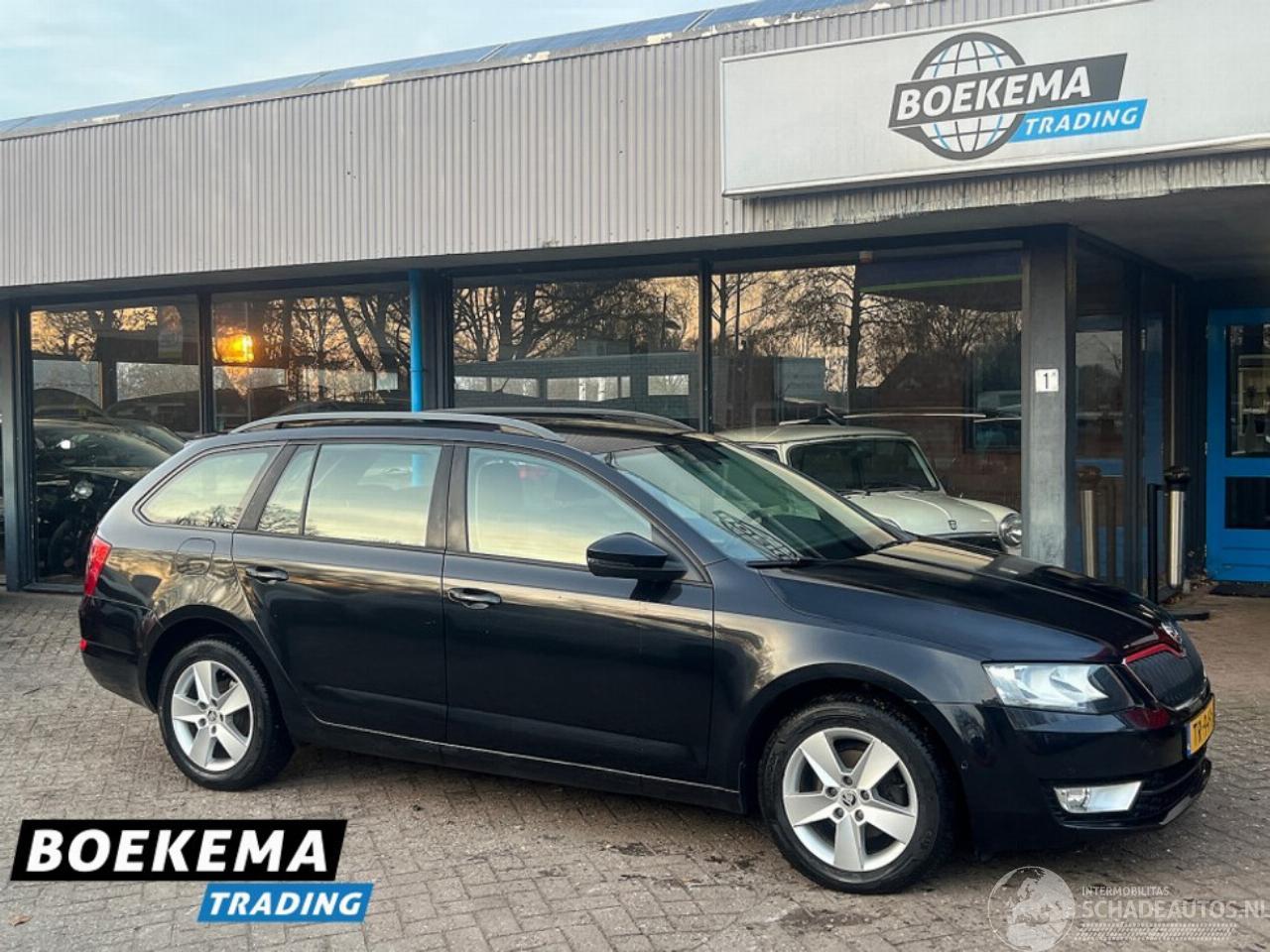 Skoda Octavia Combi 1.6 TDI DSG Business Climate Navi Cruise PDC