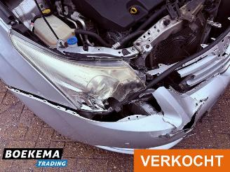 Toyota Avensis wagon 1.8 VVTi Navigatie Camera Climate Cruise picture 11