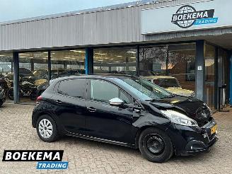 krockskadad bil auto Peugeot 208 1.2 PureTech Urban Soul 5-Drs Navi Cruise Airco PDC Trekh. 2015/11