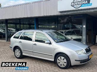 skadebil auto Skoda Fabia Combi 1.4-16V Choice Airco Cruise PDC 2004/6