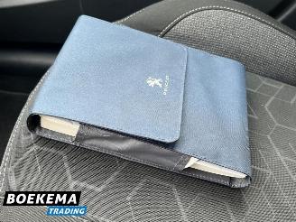 Peugeot 2008 1.2 PureTech Automaat Navi Cruise PDC picture 26