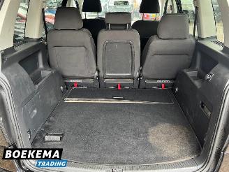 Volkswagen Touran 1.4 TSI Cross Xenon Airco Cruise PDC Trekh. picture 12