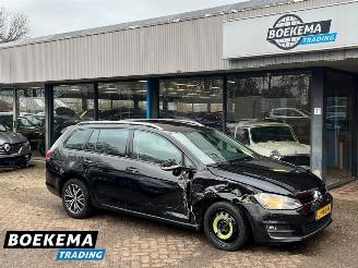 krockskadad bil auto Volkswagen Golf Variant 1.6 TDI Comfort DSGPanorama ACC Cruise PDC 2017/1