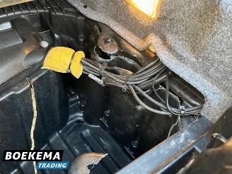 BMW 3-serie 320i High Exe M-Sport Aut Leer Memory Navi Stoelverw. PDC picture 15