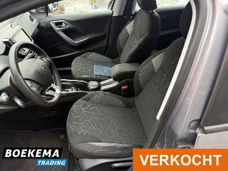 Peugeot 2008 1.2 PureTech Automaat Navigatie Cruise NAP! picture 15