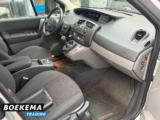 Renault Scenic 2.0 16V Conquest Navigatie Climate Cruise picture 17