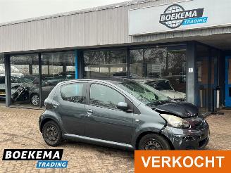 skadebil auto Toyota Aygo 1.0-12V Comfort Automaat 5-Deurs 2010/7