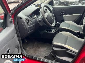 Renault Clio 1.2 TCe 101PK Special Line 5-Drs Navi Airco Trekh. picture 16