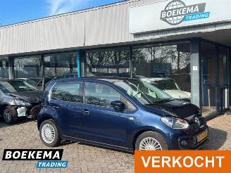 skadebil auto Volkswagen Up! 1.0 High Up! Navigatie Airco 5-Deurs 2013/10