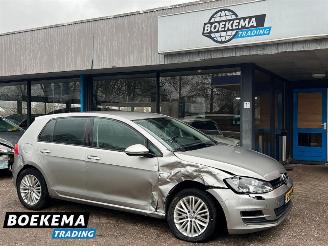 krockskadad bil auto Volkswagen Golf 1.2 TSI Trend Edition AppleCar Climate Stoelverw. Cruise 2014/12