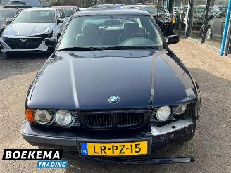 BMW 5-serie 520i Executive 6-Cilinder Airco picture 12