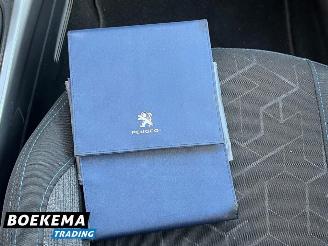 Peugeot 2008 1.2 PureTech Allure Navigatie Camera Climate picture 29