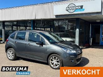 Vaurioauto  passenger cars Citroën C3 1.2 PureTech Selection Automaat Navigatie Airco Cruise F1 2016/7