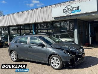 skadebil auto Kia Ceed 1.0 T-GDi DynamicLine Navigatie Camera Keyless 2022/5
