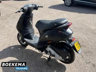Piaggio  Zip 45KM picture 4