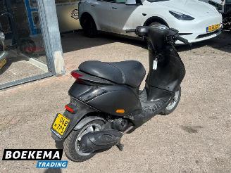 Piaggio  Zip 45KM picture 3