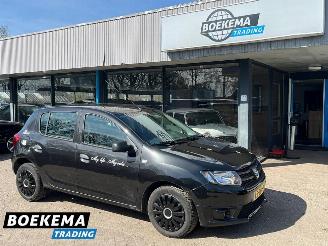 krockskadad bil auto Dacia Sandero 1.2 16V Airco Elek-Ramen 2015/2