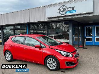 Unfallwagen Kia Cee d cee'd 1.0 T-GDi ComfortPlusLine Cruise-Control Navi Airco 2018/8