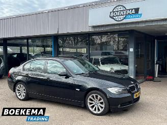 Schadeauto BMW 3-serie 318i High Executive Automaat Navigatie Xenon 2007/2