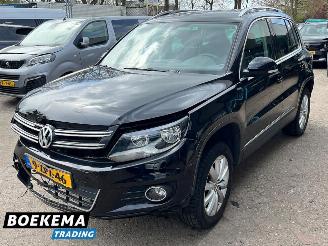 Volkswagen Tiguan 1.4 TSI R-Line DSG Dynaudio Stoelverwarming Climate Cruise picture 4
