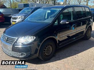 Volkswagen Touran 2.0 TDI 170PK Highline Stoelverw. Cruise Climate picture 4