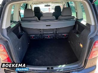 Volkswagen Touran 2.0 TDI 170PK Highline Stoelverw. Cruise Climate picture 10
