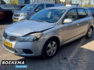 Kia Cee d cee'd 1.4 CVVT X-tra Airco 5-Deurs picture 4