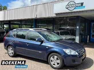 Voiture accidenté Kia Cee d cee'd 1.4 X-tra Climate PDC Trekhaak 2008/1