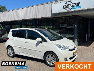 skadebil auto Toyota Verso S 1.3 VVT-i Dynamic Automaat JBL Navigatie Camera Climate Glazen-Dak 2012/2