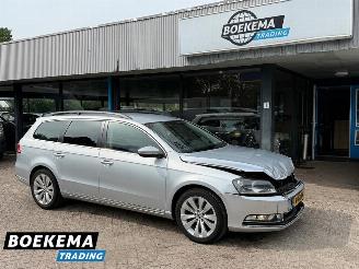 damaged passenger cars Volkswagen Passat Variant 1.4 TSI Highline Navigatie Stoelverwarming Cruise PDC 2013/10